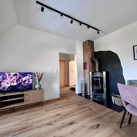 Charmante Dachwohnung Mit Kamin&schlossblick * Silz