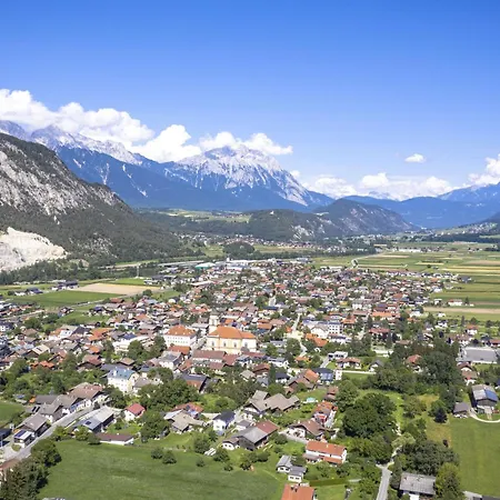 Charmante Dachwohnung Mit Kamin&schlossblick شقة Silz